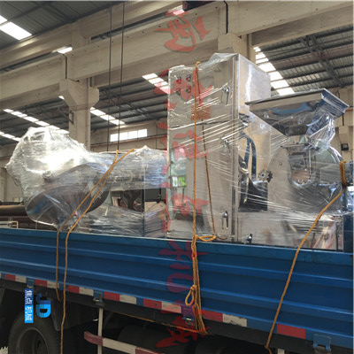 粉碎機(jī)、混合機(jī)與真空上料機(jī)搭配，解決你的問(wèn)題